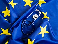 Stethoskop auf Europaflagge